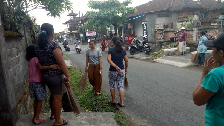 Mari-Bersihkan-Lingkungan-Bersih-Pangkal-Sehat_572925.jpeg